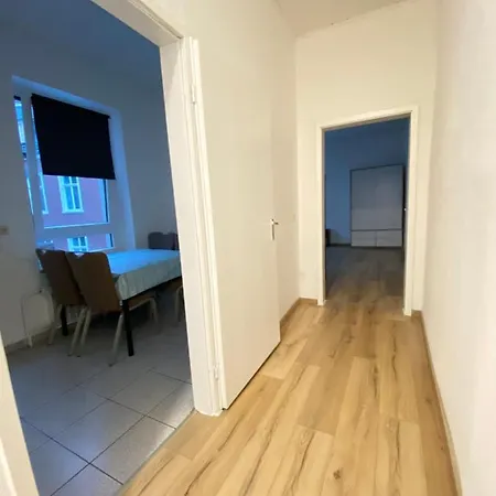 Handwerker In Zentrum * Mönchengladbach